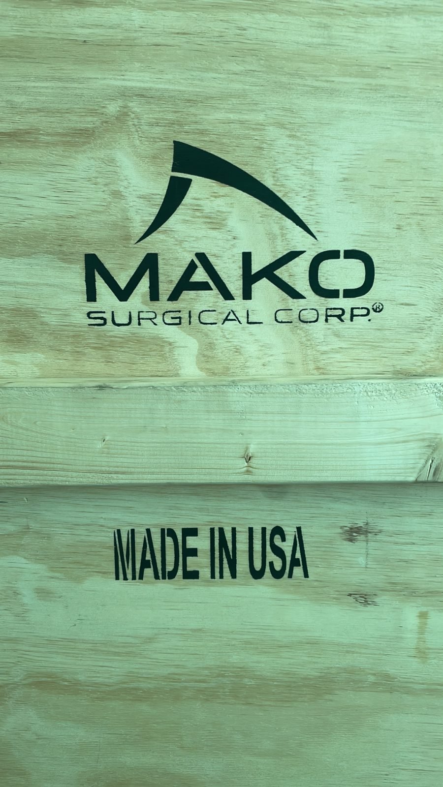Caja de embalaje de MAKO Surgical Corp., made in USA